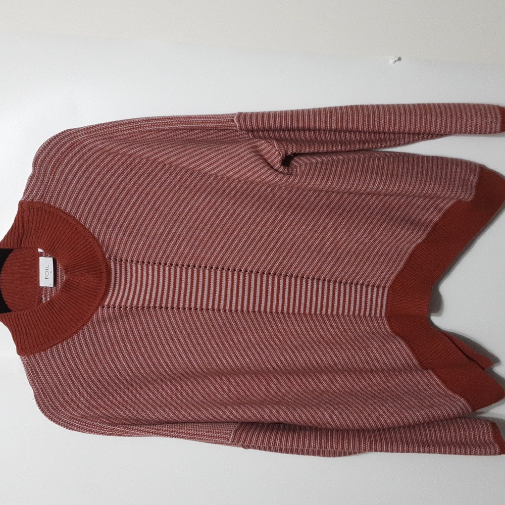 FOIL THOW IT‎ IN REVERSE Sweater